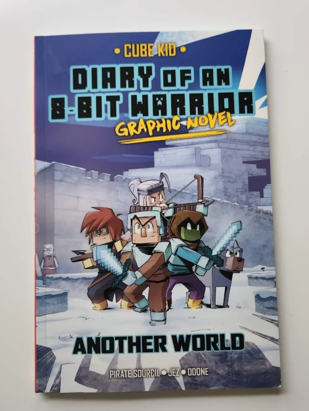 NEW Minecraft Book Bundle Diary of an 8-Bit Warrior Graphic Novel Comic Books Cu